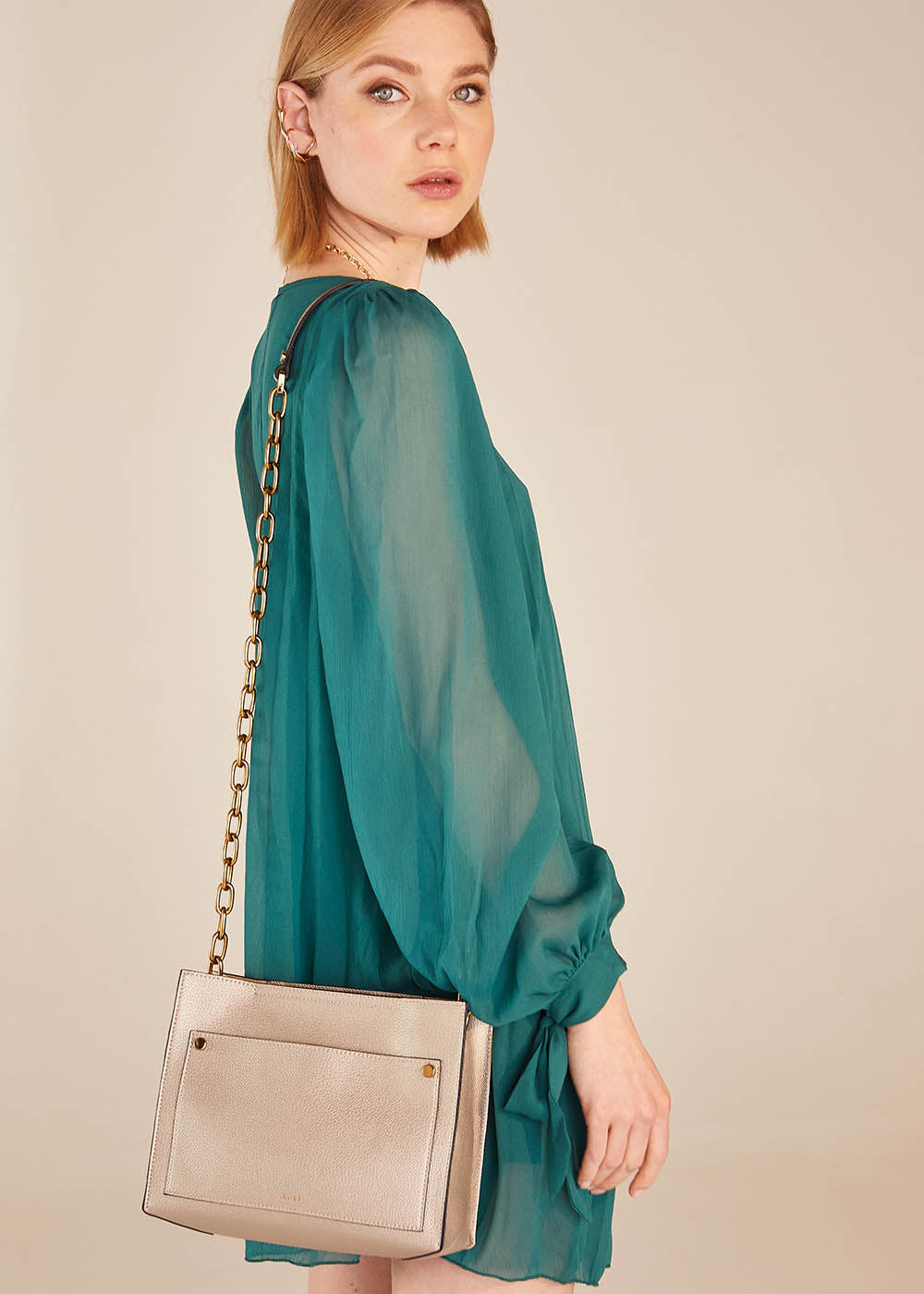 DEBS0247-1